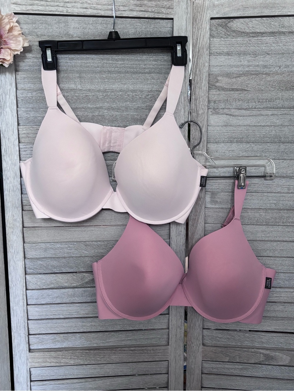 LOT OF 2 VINCE CAMUTO Underwire TShirt Bras FullCoverage SZ42D PinkBlush & Cream
